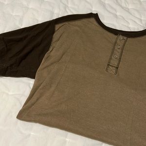 Two toned brown tee shirt